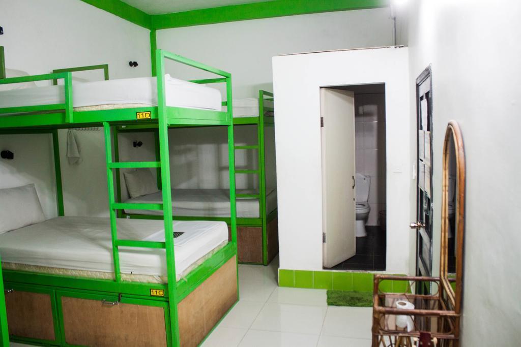 Top Banana Guesthouse & Rooftop Bar Phnom Penh Zewnętrze zdjęcie
