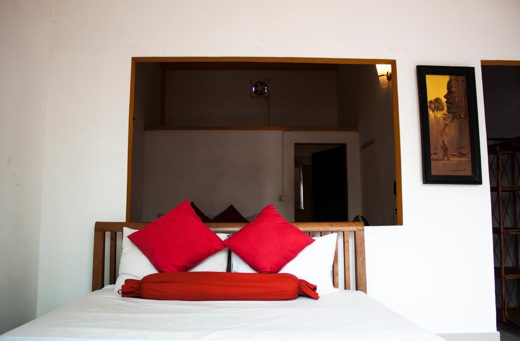 Top Banana Guesthouse & Rooftop Bar Phnom Penh Zewnętrze zdjęcie